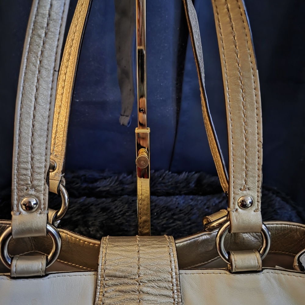 LOW START Coach Leather Shoulder Bag Cream w/ Metallic Trim Buckle Detail - Picture 9 of 16